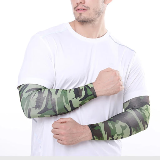 Man wearing green camouflage sports arm sleeves, perfect for outdoor sports and activities requiring camouflage or for UV protection. Display on white background.